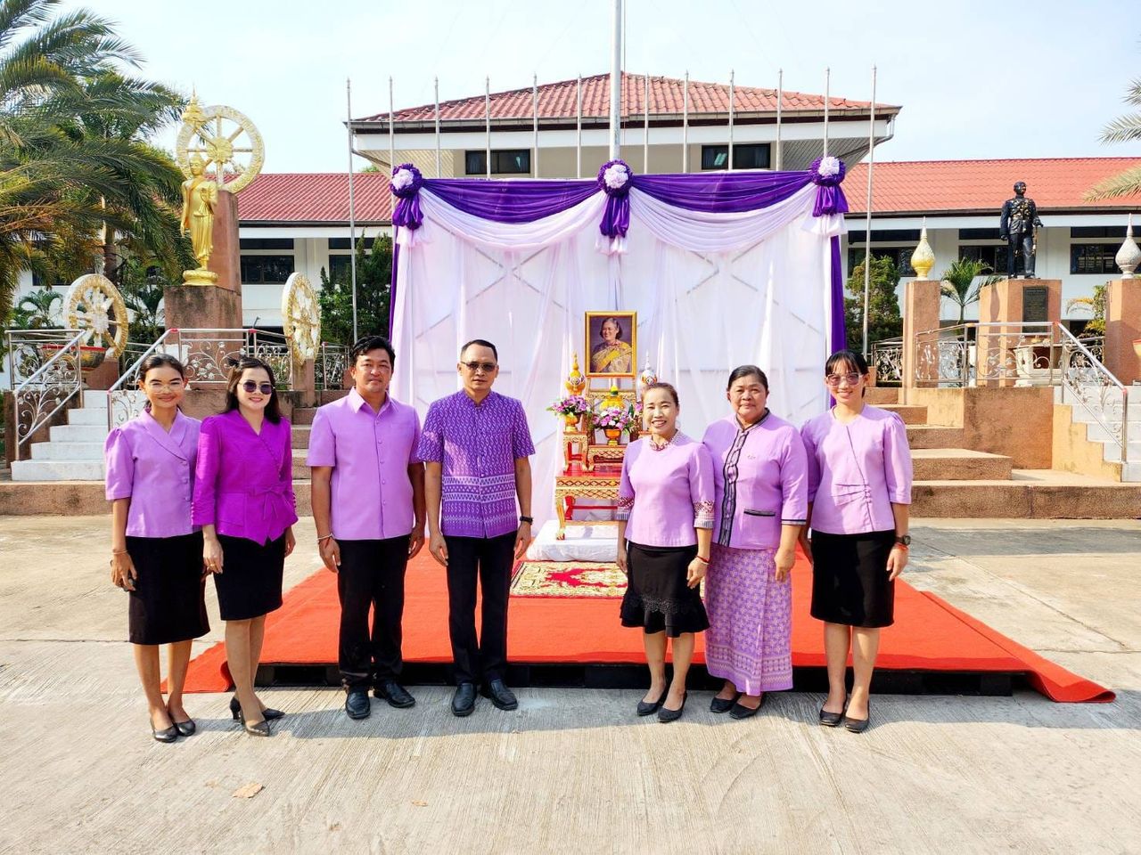 สกร.อำเภอค้อวัง เข้าร่วมกิจกรรมถวายพระพรชัยมงคล แด่สมเด็จพระกนิษฐาธิราชเจ้า กรมสมเด็จพระเทพรัตนราชสุดาฯ สยามบรมราชกุมารี เพื่อแสดงถึงความจงรักภักดี และถวายกำลังใจแด่สมเด็จพระกนิษฐาธิราชเจ้า กรมสมเด็จพระเทพรัตนราชสุดาฯ สยามบรมราชกุมารี  กิจกรรมมีดังนี้  1.เข้าแถวร้องเพลงเคารพธงชาติ  2.กล่าวคำถวายพระพ