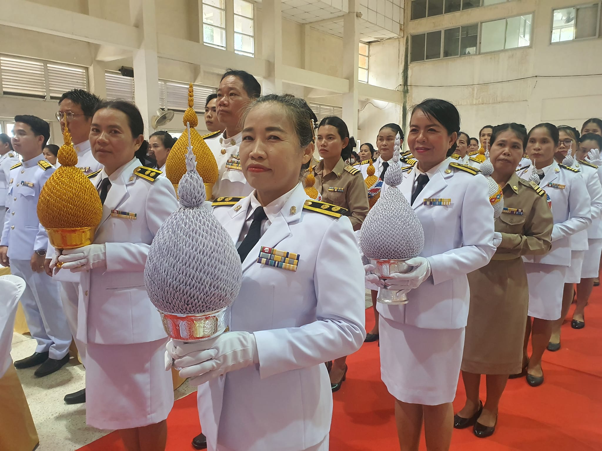 ร่วมพิธีกิจกรรมเฉลิมพระเกียรติสมเด็จพระนางเจ้าฯพระบรมราชินี เนื่องในโอกาสวันเฉลิมพระชนมพรรษา 3 มิถุนายน 2567  พิธีถวายเครื่องราชสักการะและวางพานพุ่ม  พิธีจุดเทียนถวายพระพรชัยมงคล  โดยมี นายสราวุธ นามสีลี นายอำเภอค้อวัง เป็นประธานในพิธีฯ  ณ หอประชุมอำเภอค้อวัง อำเภอค้อวัง จังหวัดยโสธร