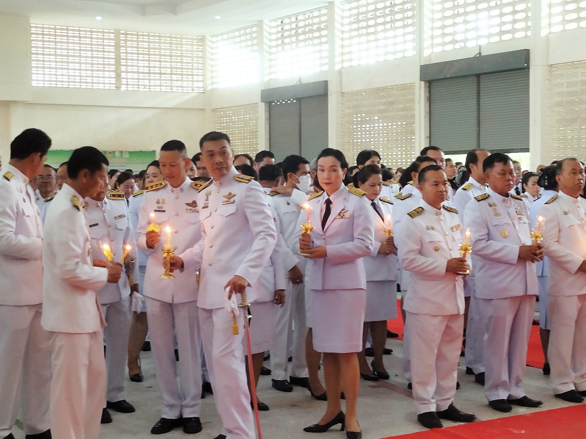 พิธีถวายเครื่องราชสักการะและวางพานพุ่ม และพิธีจุดเทียนถวายพระพรชัยมงคล