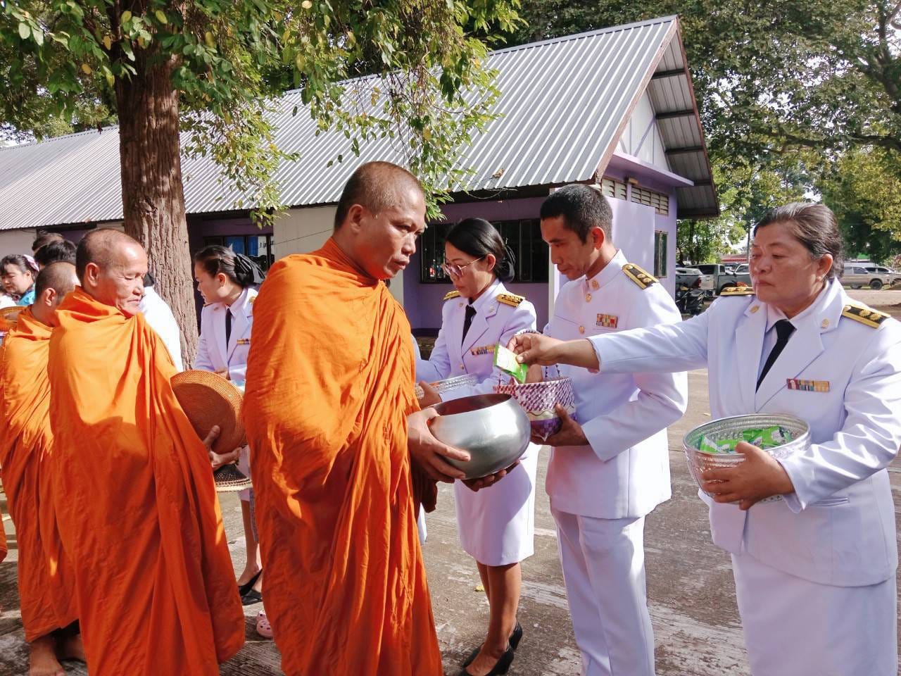 ร่วมกิจกรรมเฉลิมพระเกียรติสมเด็จพระนางเจ้าสิริกิติ์ พระบรมราชินีนาถ พระบรมราชชนนีพันปีหลวง เนื่องในโอกาสวันเฉลิมพระชนมพรรษา 12 สิงหาคม 2567  มีพิธีการ ดังนี้  พิธีเจริญพระพุทธมนต์และทำบุญตักบาตรถวายพระราชกุศล  โดยมีนายสราวุธ นามสีลี นายอำเภอค้อวัง เป็นประธานในพิธี  ณ หอประชุมอำเภอค้อวัง จังหวัดยโสธร