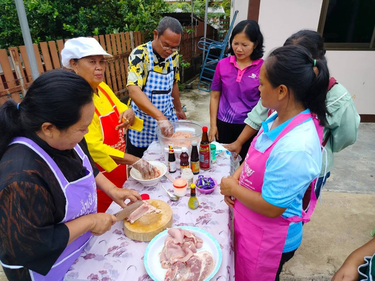 โครงการฝึกอาชีพระยะสั้นวิชา คอหมูย่างสมุนไพร หลักสูตร 5 ชั่วโมง 