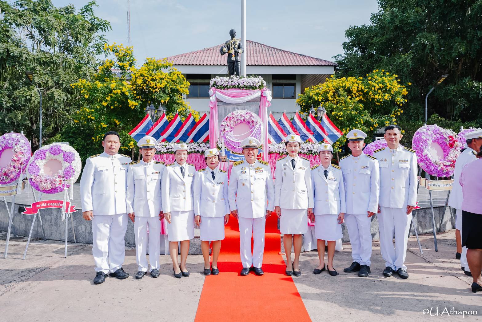 พิธีวางพวงมาลา ถวายสักการะพระบาทสมเด็จ พระจุลจอมเกล้าเจ้าอยู่หัวเพื่อ น้อมรำลึกในพระมหากรุณาธิคุณของพระบาทสมเด็จพระจุลจอมเกล้าเจ้าอยู่หัว รัชกาลที่ ๕