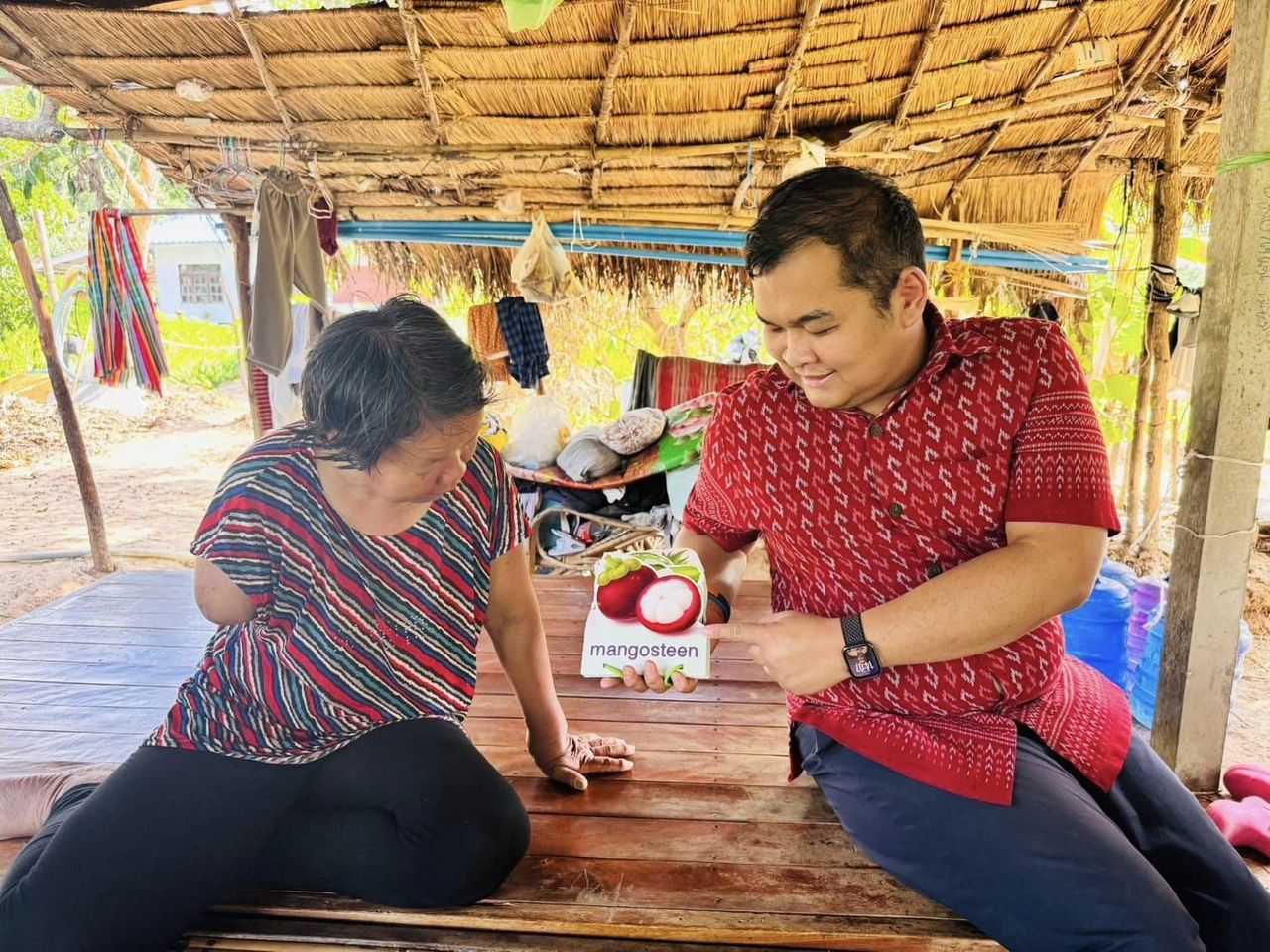 ครูผู้สอนคนพิการ  เข้าพบกลุ่ม จัดกิจกรรม สำหรับนักศึกษาคนพิการ   ณ ตำบลค้อวังและตำบลกุดน้ำใส อำเภอค้อวัง จังหวัดยโสธร