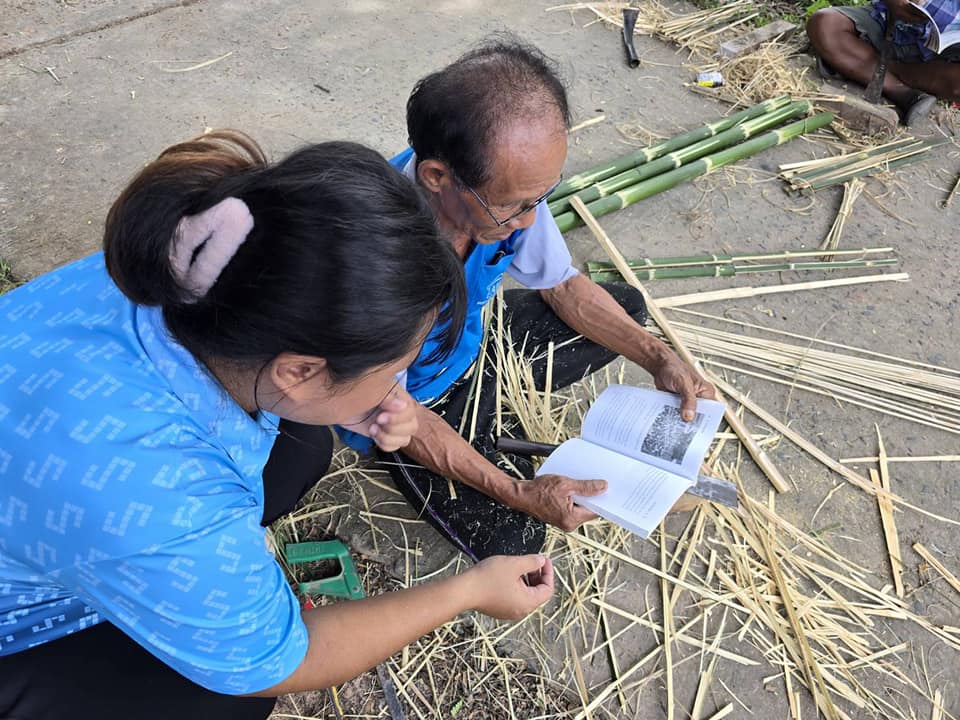 จัดนิทรรศการส่งเสริมการอ่าน นิทรรศการอาชีพ เพื่อเป็นการประชาสัมพันธ์ให้ประชาชนมาร่วมกิจกรรม