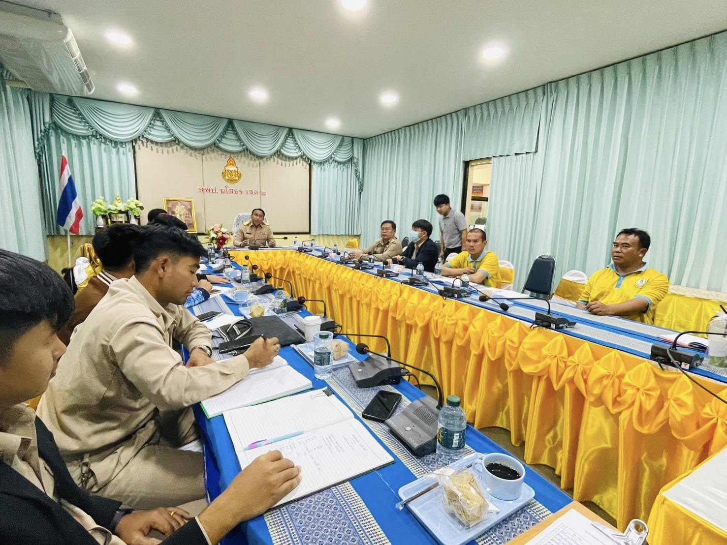 เข้าร่วมประชุมเตรียมงานกีฬา วันครู ณ ห้องประชุมเพทาย สำนักงานเขตพื้นที่การศึกษาประถมศึกษายโสธร เขต 2